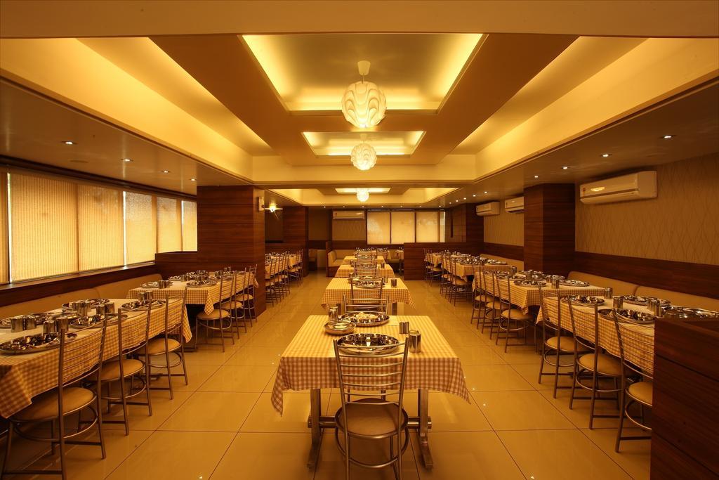 Hotel Classique Rajkot Luaran gambar