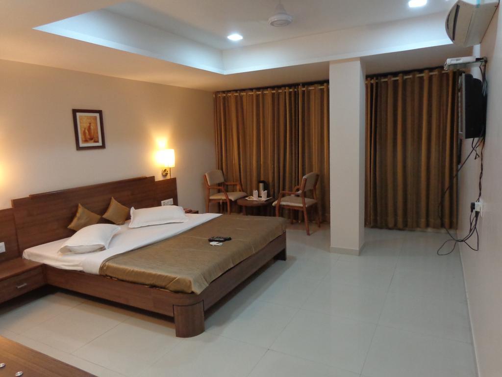 Hotel Classique Rajkot Luaran gambar