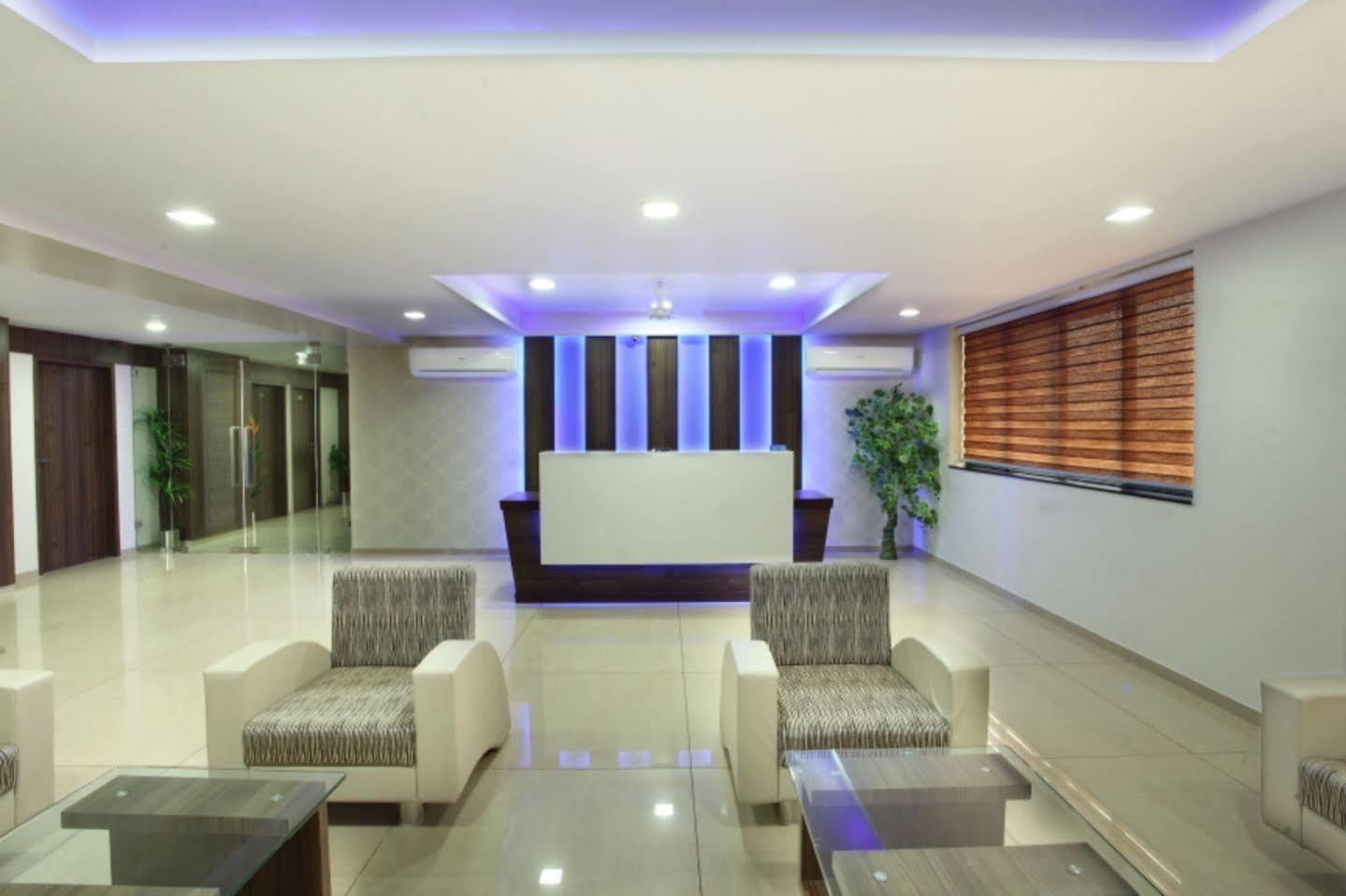 Hotel Classique Rajkot Luaran gambar