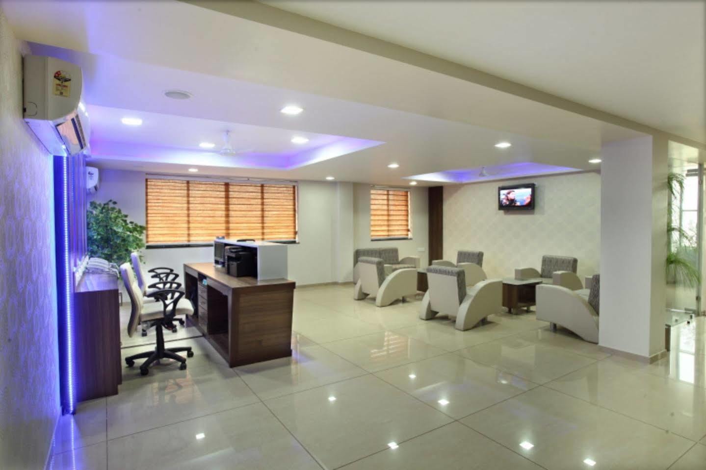 Hotel Classique Rajkot Luaran gambar